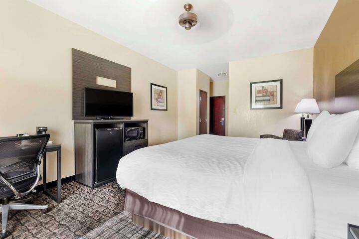 Room 17 of 28
