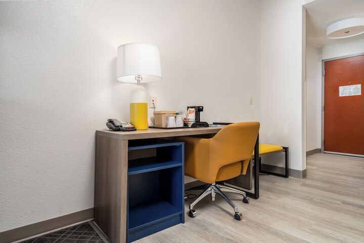 Room 40 of 51