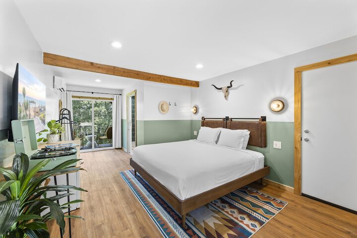 Room 16 of 52