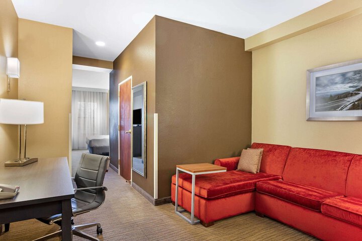 Room 21 of 37