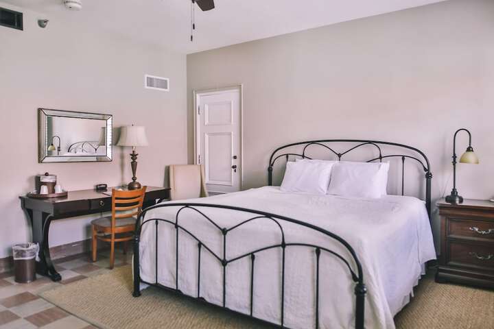 Room 32 of 52