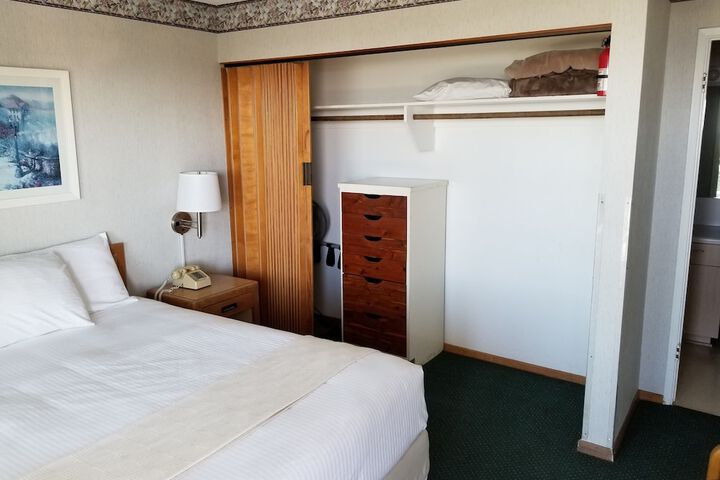 Room 38 of 229