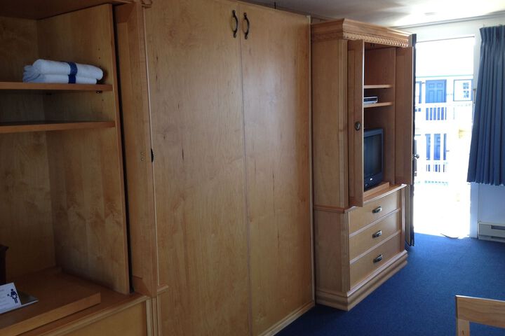 Room 22 of 46