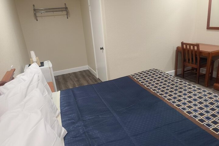 Room 20 of 23