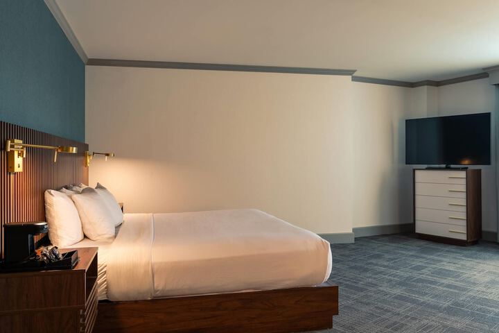 Comfort Inn & Suites Near Burke Mountain