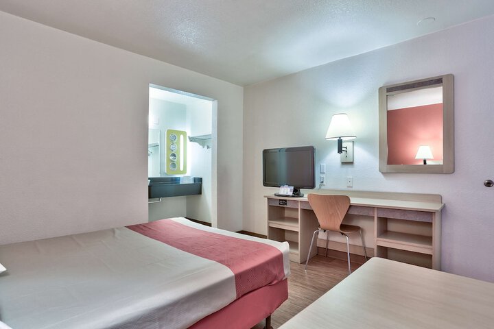 Room 43 of 51