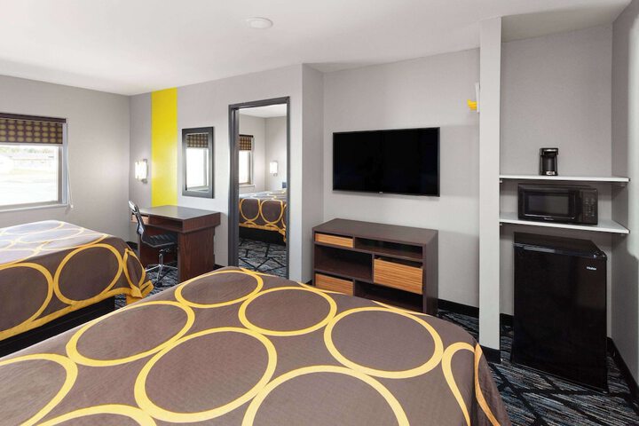 Super 8 by Wyndham Olney