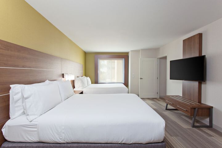 Room 43 of 59