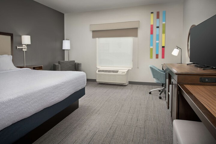 Room 11 of 34
