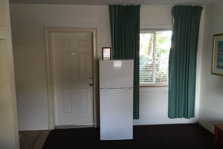 Room 4 of 7