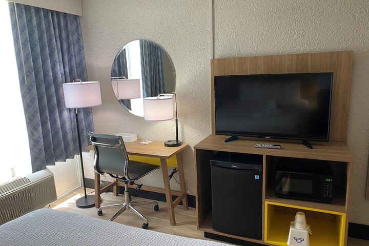 Room 32 of 56