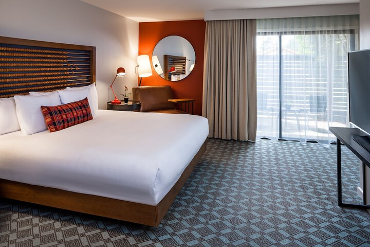 Room 32 of 98