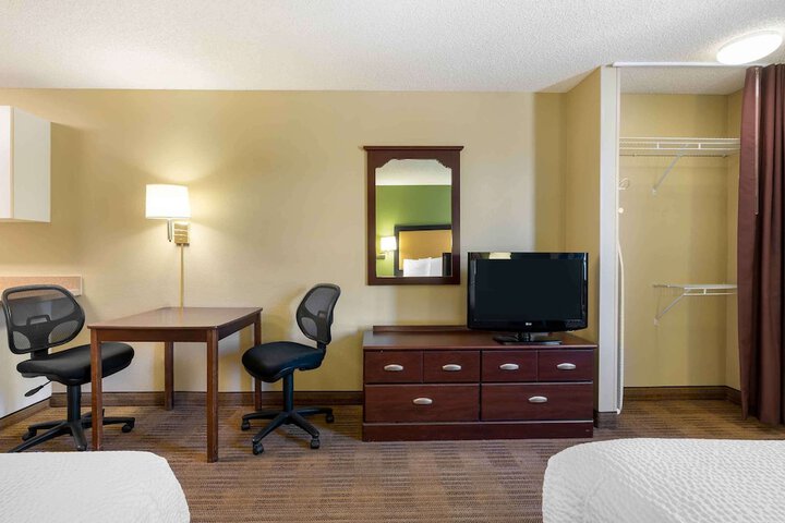 Room 16 of 33