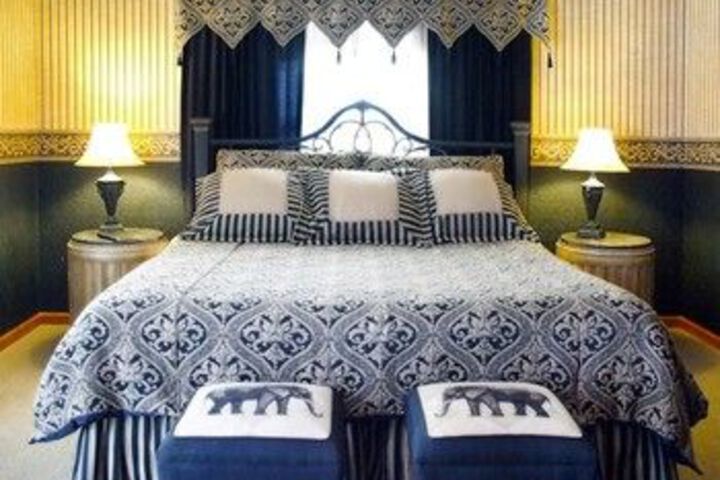 Arbor Hill Inn
