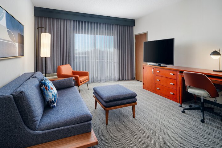 Room 30 of 39