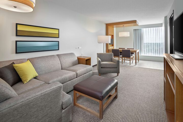 Room 32 of 53