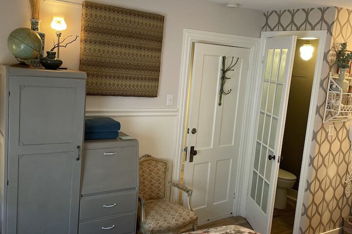 Room 77 of 164