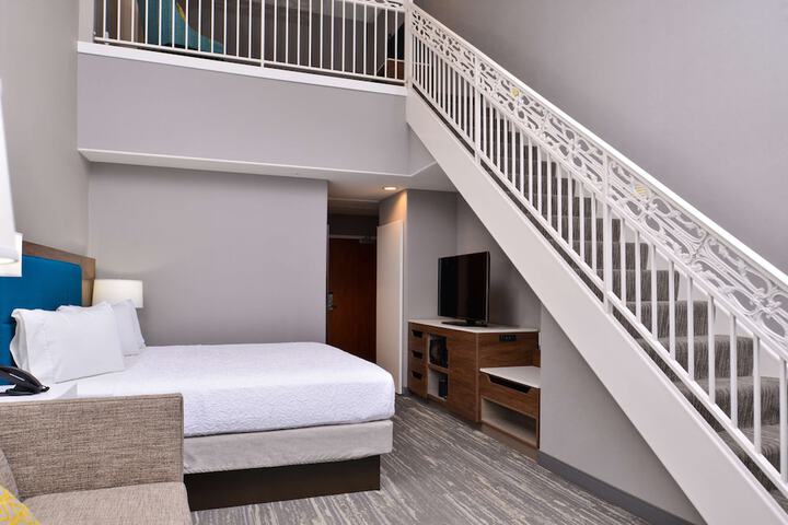 Room 41 of 114
