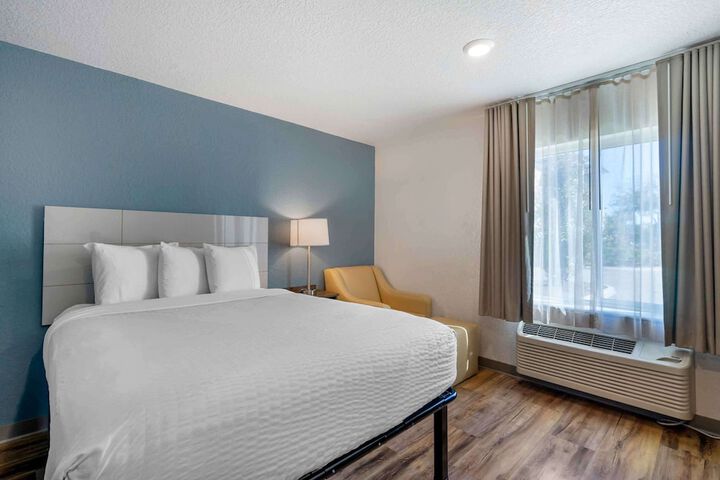 Room 21 of 27