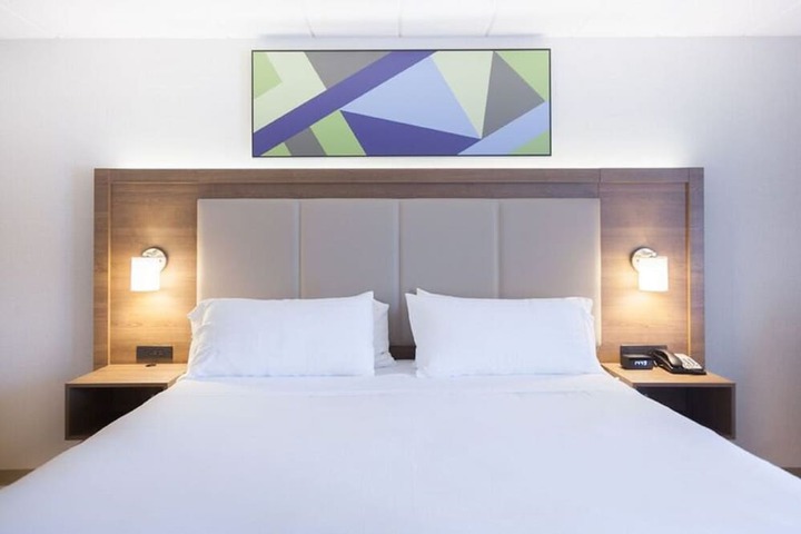 Room 16 of 71