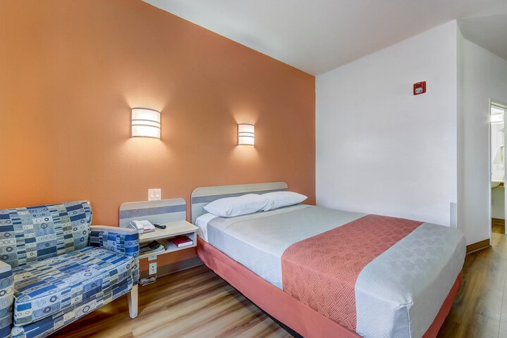 Room 31 of 34