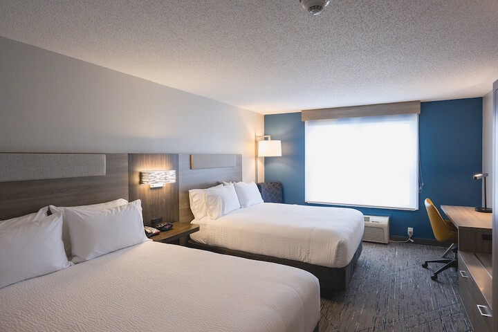 Room 52 of 145