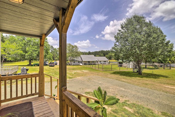 Stylish Woodville Cabin: Fishing Dock Access!