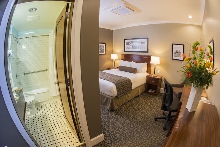 Hume Hotel & Spa