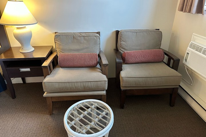 Room 34 of 53