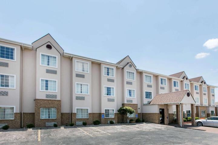 Microtel Inn & Suites by Wyndham Oklahoma City Airport