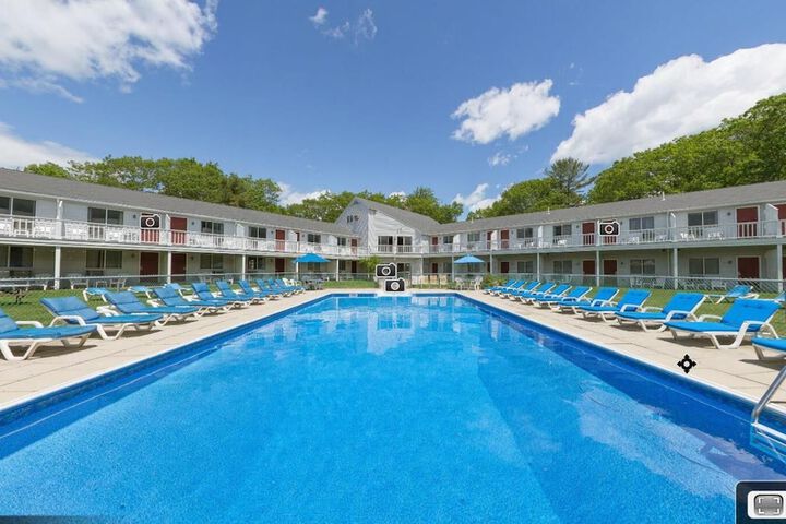 The Rhumb Line Resort
