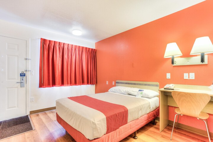Motel 6 Tigard OR - Portland South - Lake Oswego