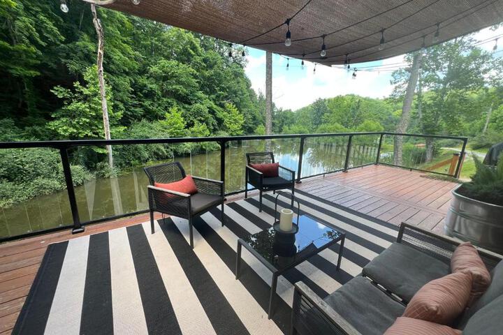 The Hideaway on Tacketts - Shipping Container
