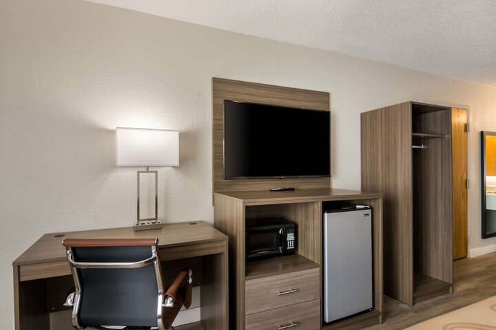 Room 12 of 30