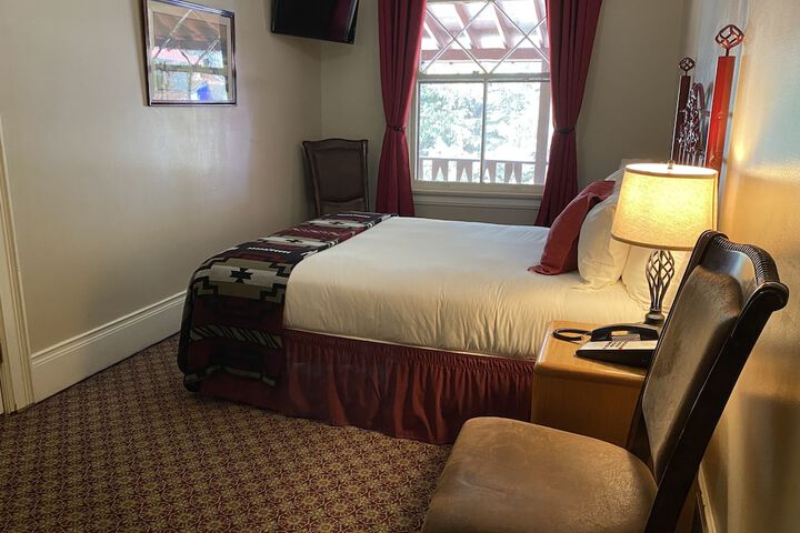 Room 30 of 62