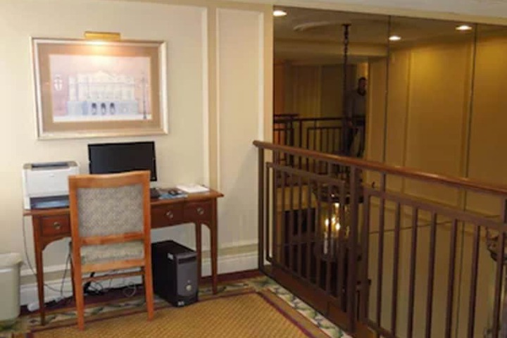 Rockville Centre Inn