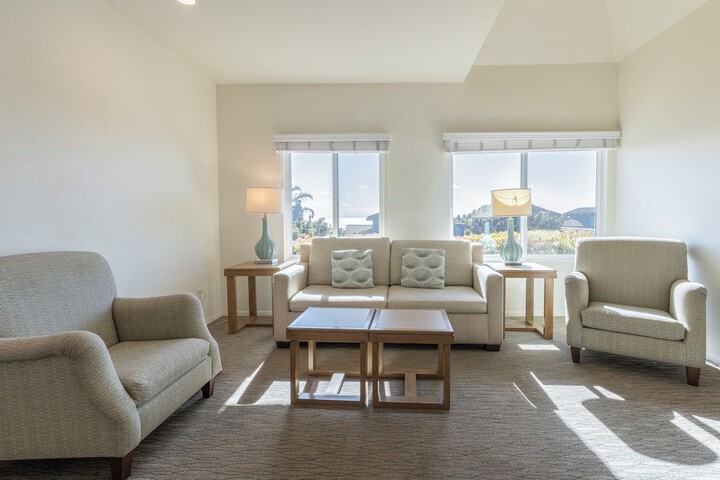 Wave Crest Resort