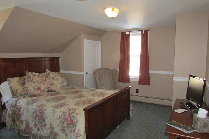 CURTIS HOUSE INN
