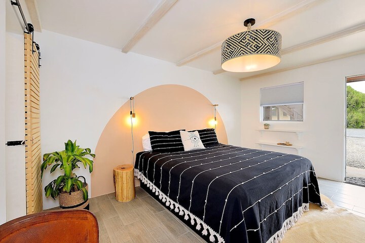 Room 33 of 59