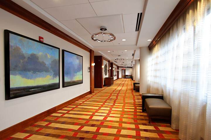 Ballroom/Hall 75 of 80