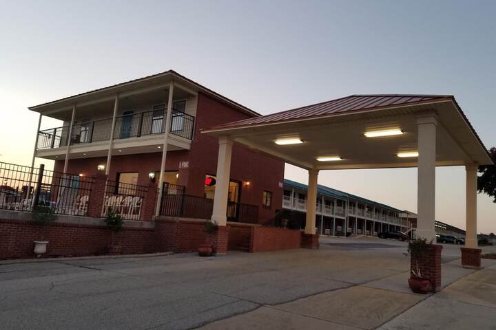 Hotel 2 of 27