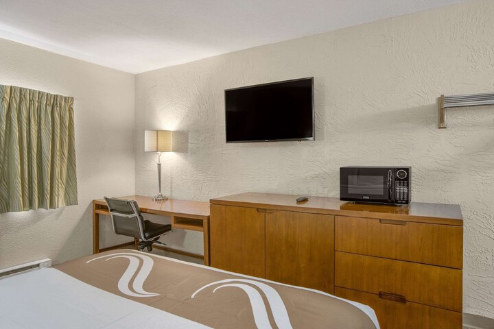 Room 29 of 32