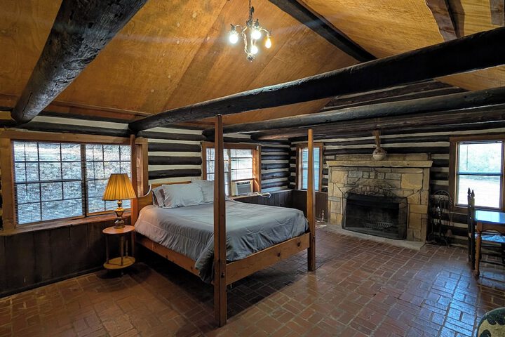 Cedarvale Cabins at Turner Falls