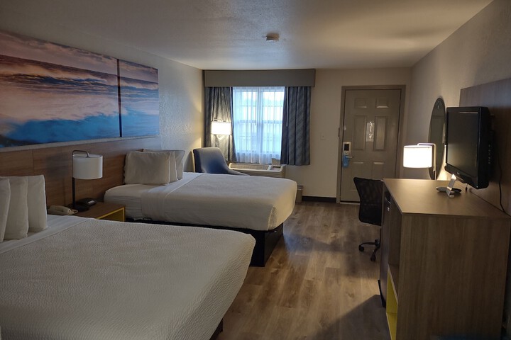 Room 11 of 38