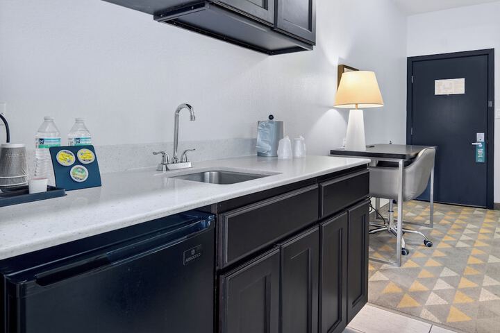 Holiday Inn & Suites Dallas-Addison by IHG