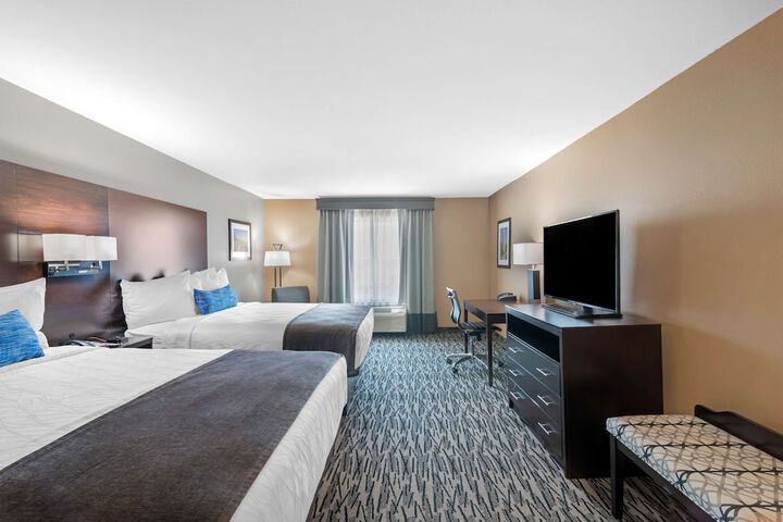 Room 11 of 32