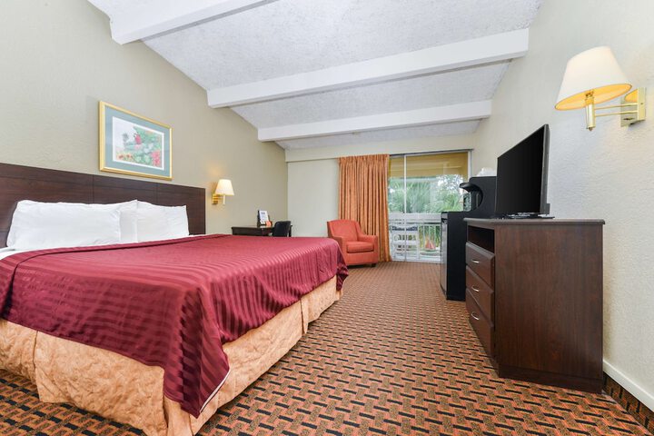 Room 20 of 34
