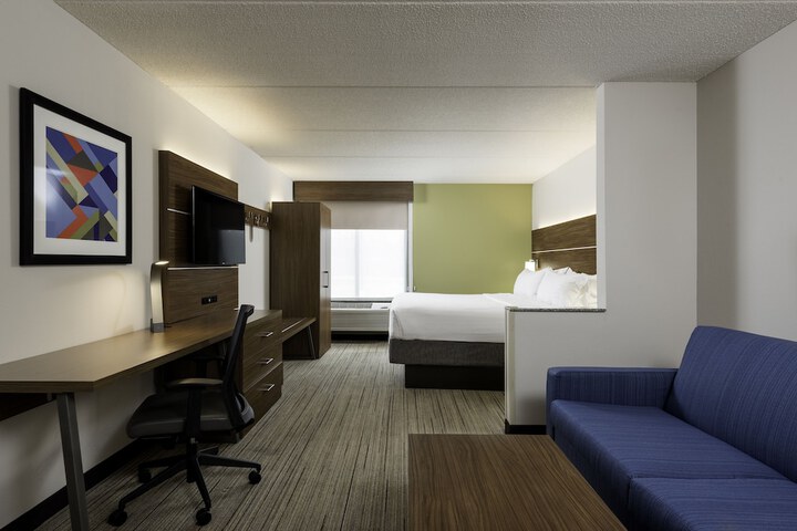 Room 6 of 24