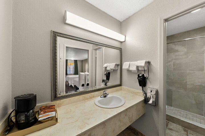 Room 16 of 30