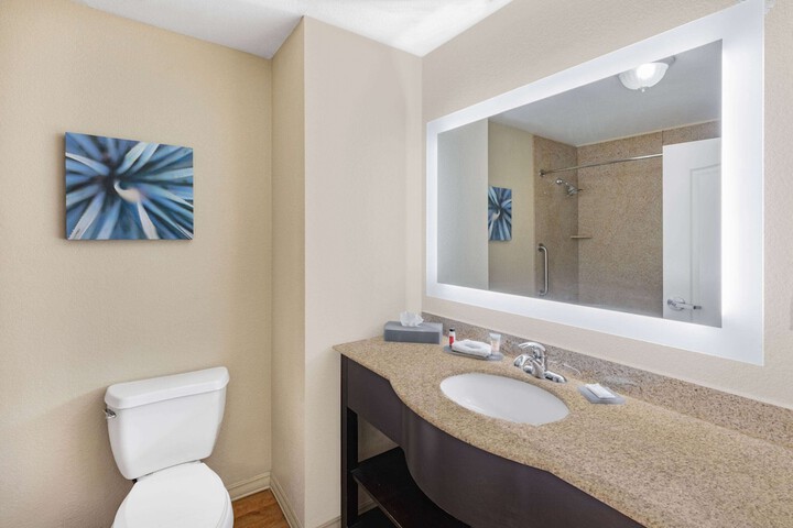 La Quinta Inn & Suites by Wyndham Garland Harbor Point